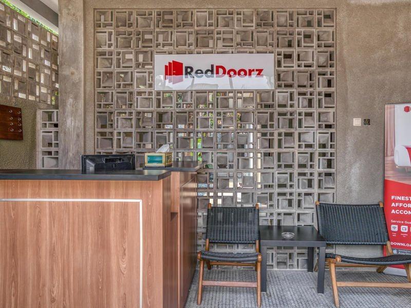 Reddoorz Syariah Premium At Cilandak Timur 2 Jakarta Exterior photo