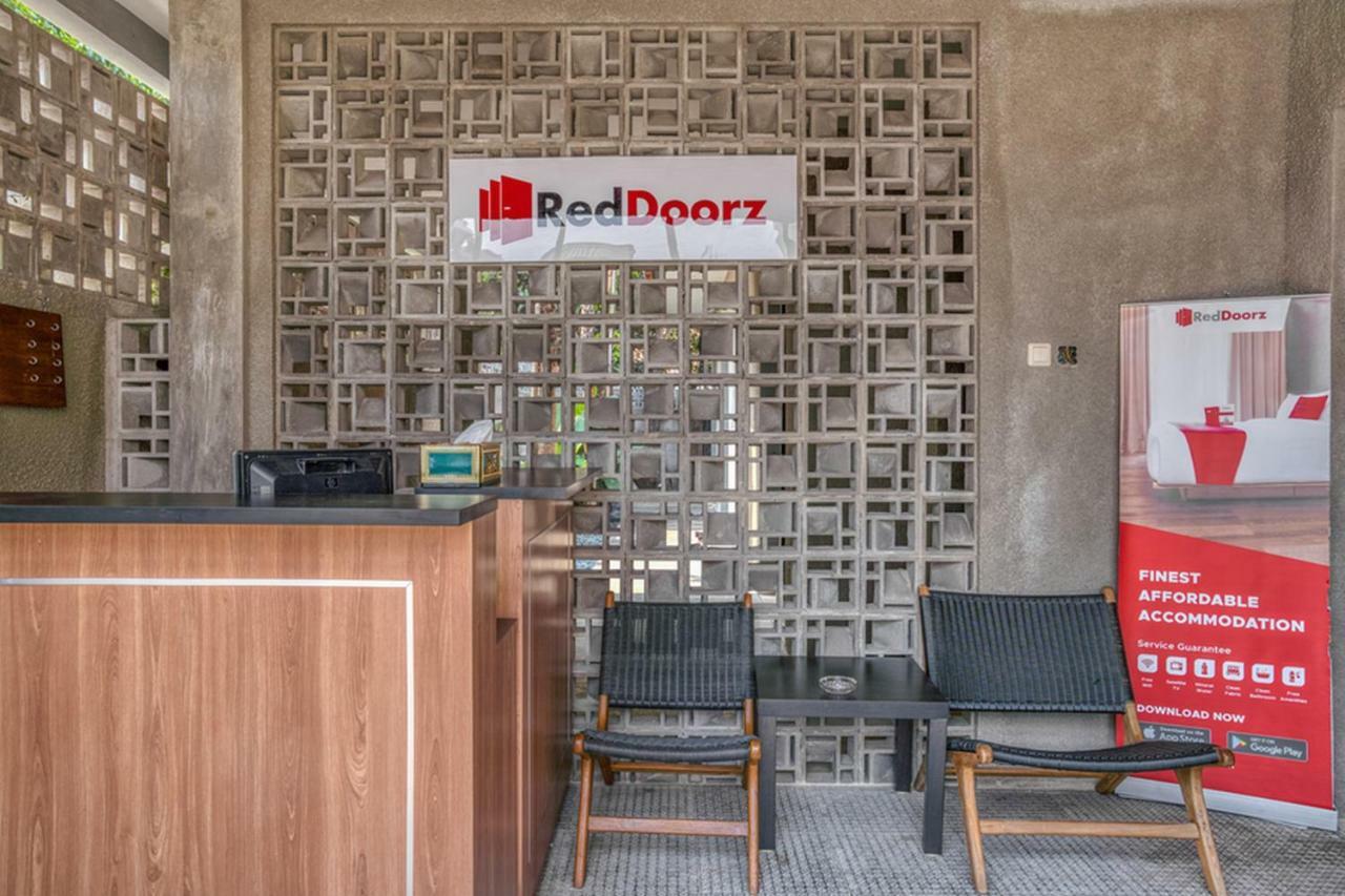 Reddoorz Syariah Premium At Cilandak Timur 2 Jakarta Exterior photo